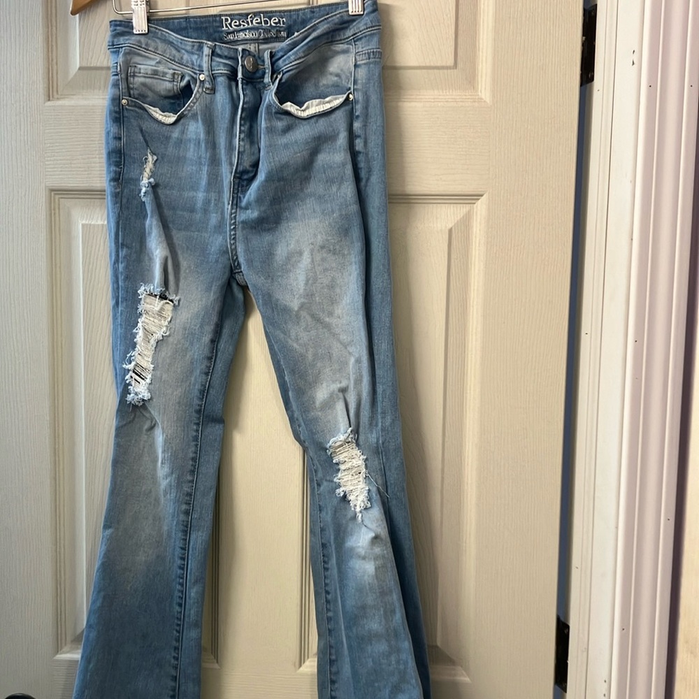 Cute flare leg resfeber distressed jeans